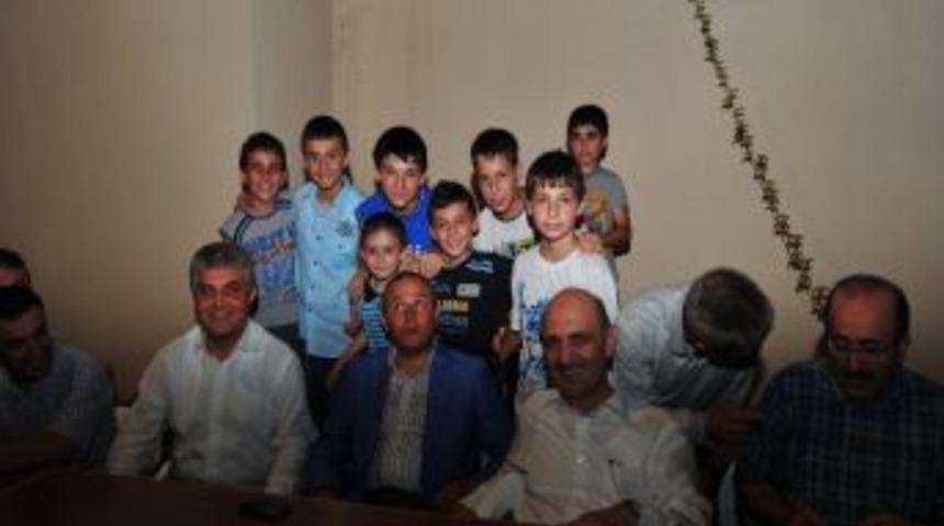 &Ccedil;evre Ve Şehircilik Bakanı Erdoğan Bayraktar&rsquo;dan Trabzon'a S&uuml;priz İftar Ziyareti