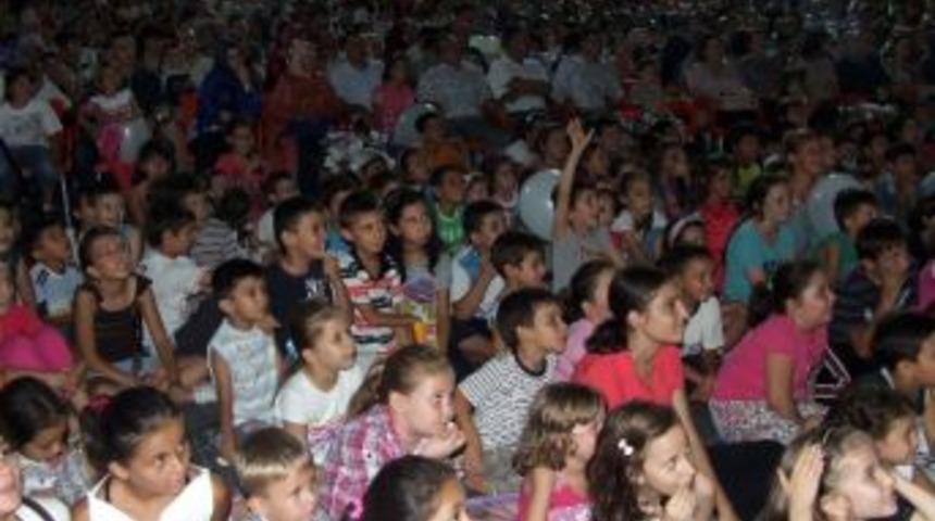&Ccedil;an'da &Ccedil;ocuklara Pandomim Ve Hacivat-karag&ouml;z G&ouml;sterisi