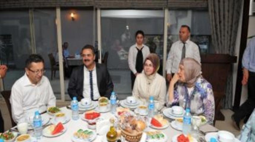 Altındağ İftar Sofrasına Siyasilerden Yoğun İlgi