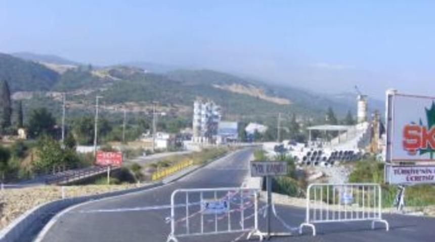 S&ouml;ke-ağa&ccedil;lı-davutlar Yolu Yolu &Ccedil;alışmalar Nedeniyle Kapandı