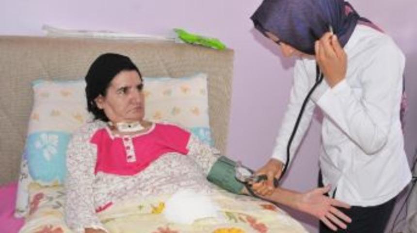 Evde Bakım Hizmetleri S&uuml;r&uuml;yor