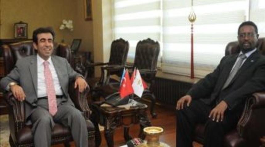 Somali Büyükelçisi, Vali Güzeloğlu’nu Ziyaret Etti