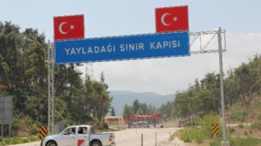 Cilvegözü’nden Geçemeyen Araçlar Yayladağı Sınır Kapısına Yöneldi