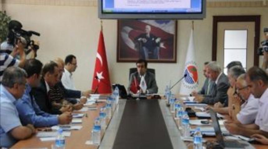 G&uuml;zeloğlu: &ldquo;mersin&rsquo;in B&uuml;y&uuml;me Oranı T&uuml;rkiye Ortalamasının &Uuml;zerinde&rdquo;