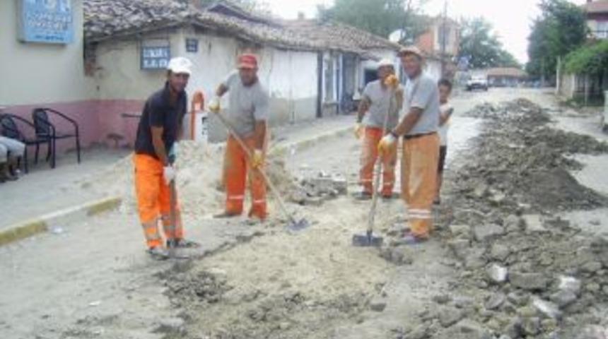 Şalgamlı Belediyesi Yolları Onarıyor