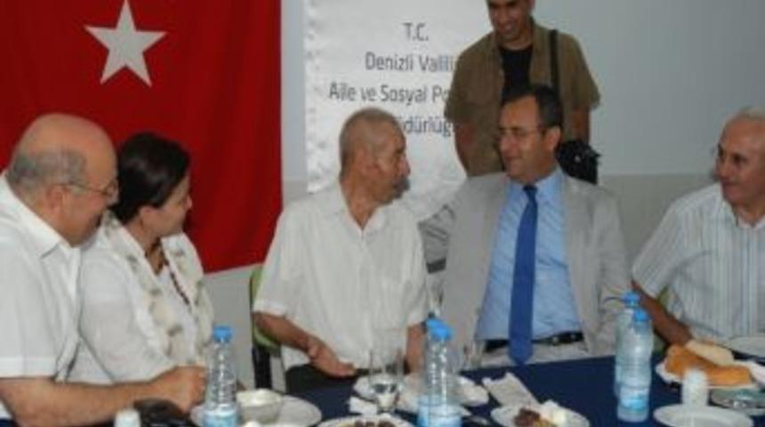 Vali Demir, Huzurevi Sakinleriyle İftar Yemeğinde Biraraya Geldi