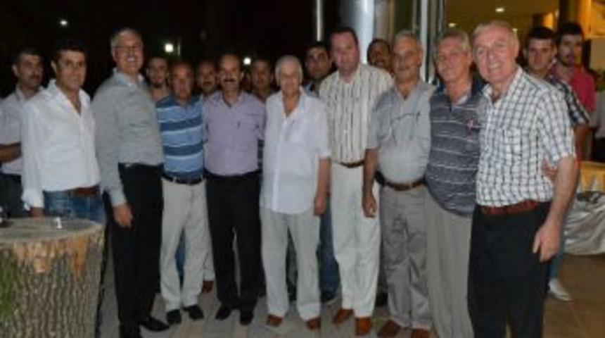 Ak Parti Adapazarı İl&ccedil;e Teşkilatı İftarda Buluştu