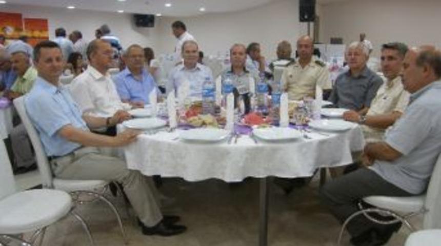 &Ccedil;etinkaya'da Devlet-millet İftarda Buluştu