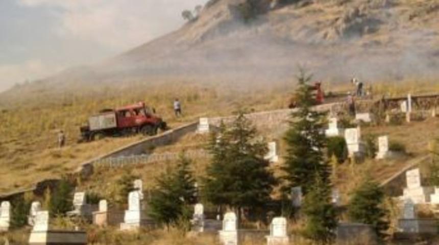 Ulukışla&rsquo;da Ot Yangını Korkuttu