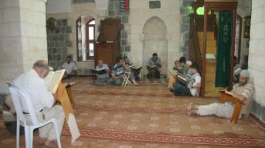 Kilis'te Mukabele Geleneği S&uuml;r&uuml;yor