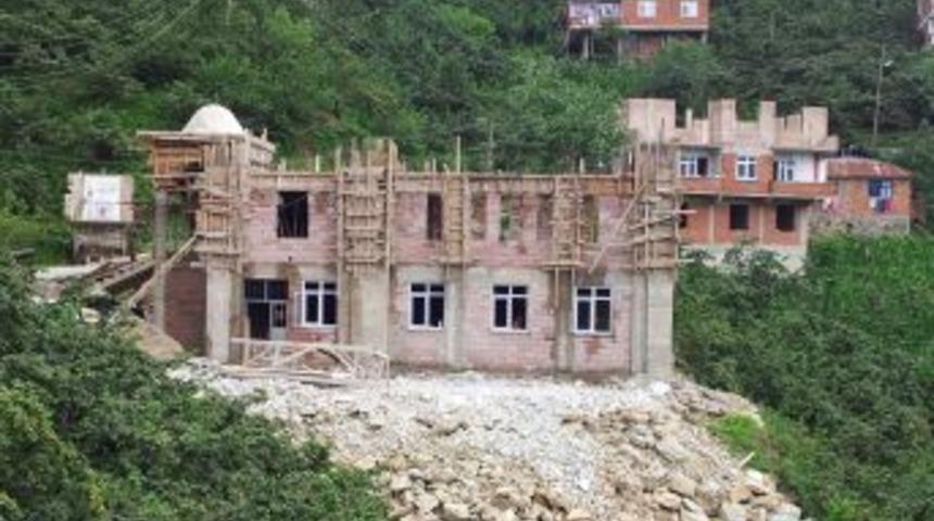 Tirebolu Kuzgun Yeni Camii ibadete a&ccedil;ıldı