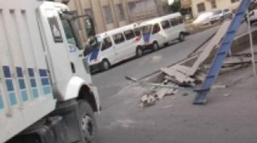 Kamyon 5 minib&uuml;s&uuml; bi&ccedil;ti