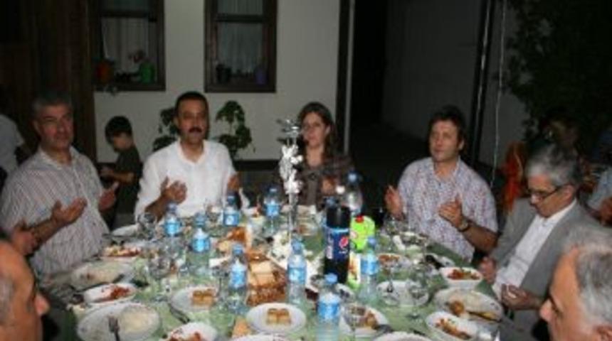 D&uuml;zce Belediyesinden Personele İftar