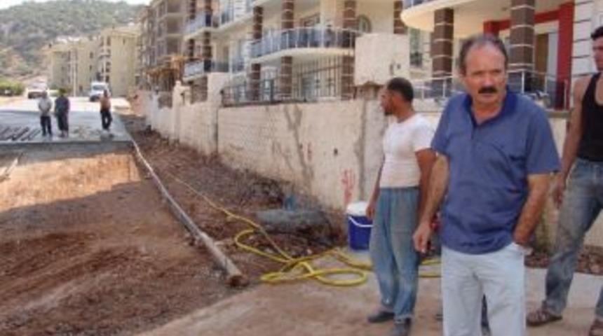 Belediye Başkanı Beh&ccedil;et Saatcı &Ccedil;alışmaları Yerinde İnceledi