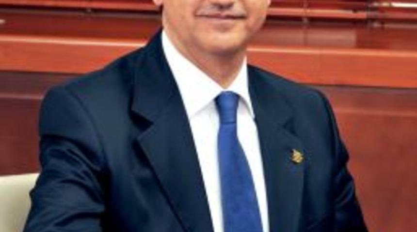 &Ccedil;elebi, G&ouml;z&uuml;n&uuml; Afrika Ve Asya&rsquo;ya Dikti