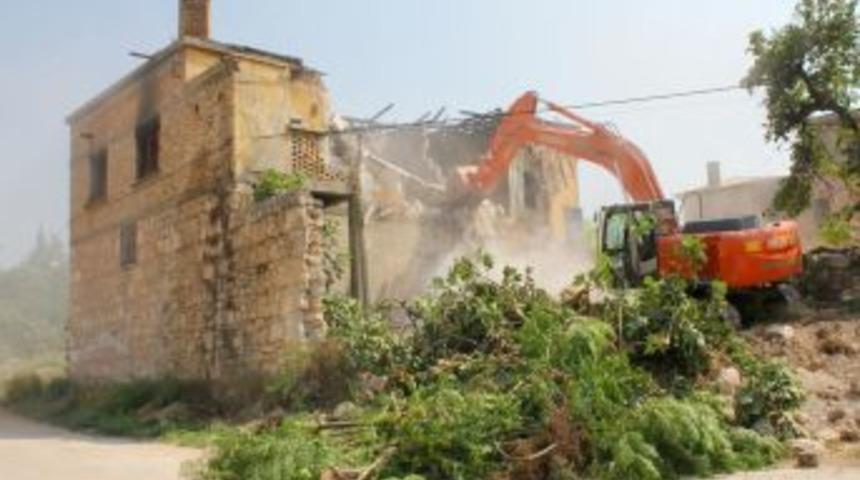 Toroslar, Metruk Binalardan Temizleniyor