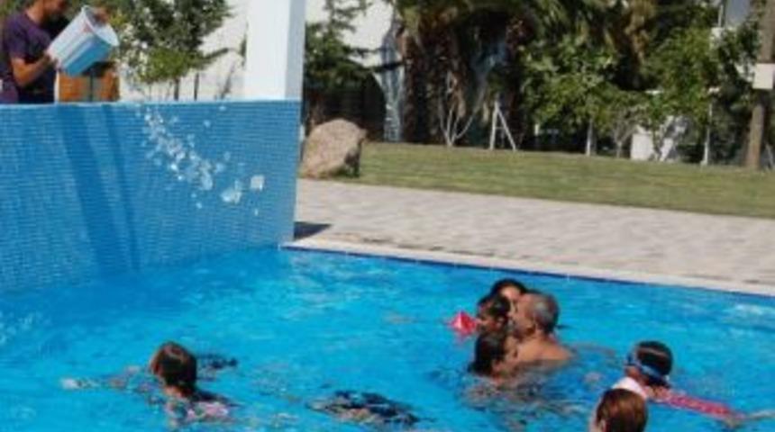 45 Derecede Buzlu Havuz Keyfi