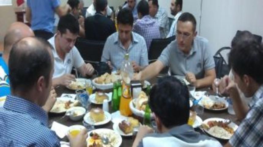 OSTED &Uuml;yeleri Iftarda Buluştu