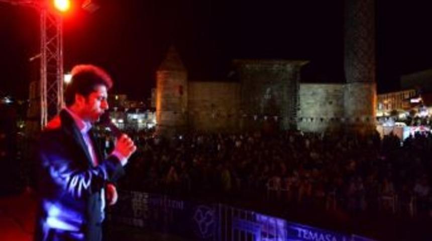 Yakutiye Kent Meydanında Tasavvuf Ve Otantik İlahi Nağmeleri