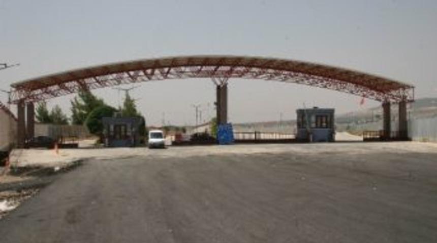 &Ouml;nc&uuml;pınar Sınır Kapısı&rsquo;ndan Suriyeliler &Uuml;lkesine Gidiyor