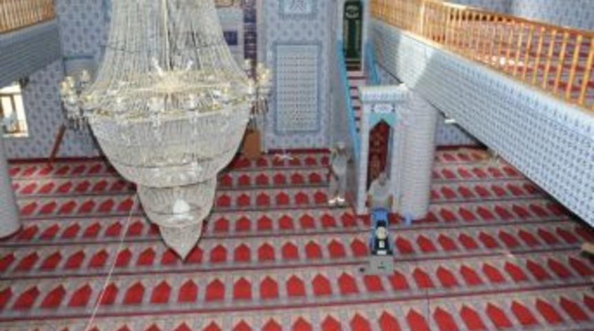 Konyaaltı&rsquo;nda Camilere 500 Litre G&uuml;lsuyu