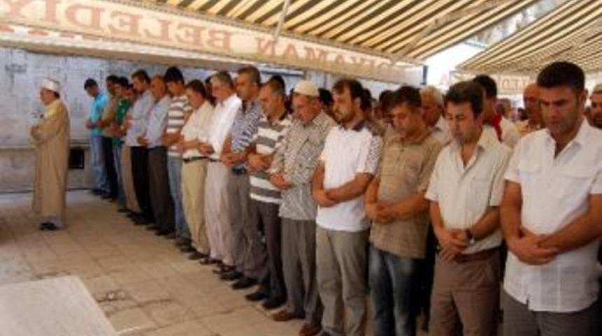 Arakanlı M&uuml;sl&uuml;manlar İ&ccedil;in Gıyabi Cenaze Namazı Kılındı