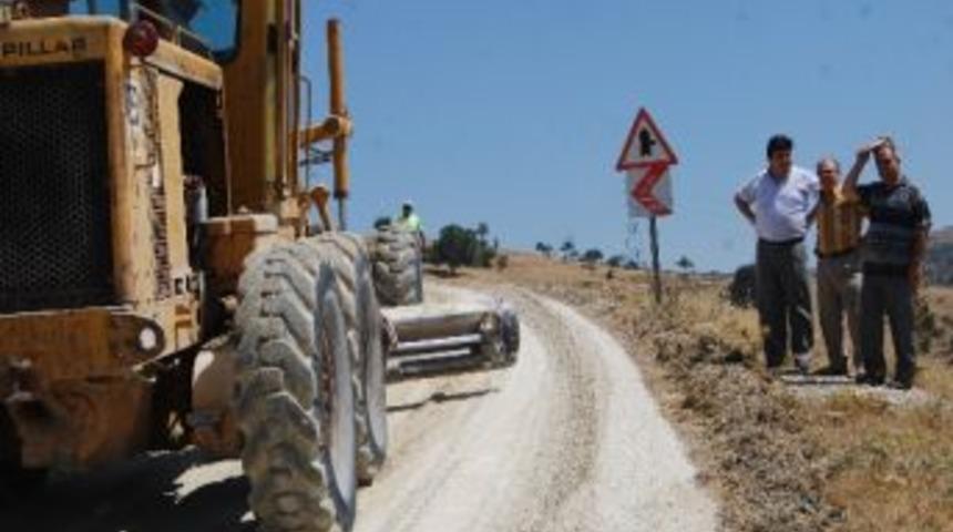 Kula Alaşehir Karayolu Genişletme &Ccedil;alışmaları Devam Ediyor