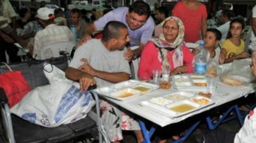 Milas&rsquo;ta Mahalle İftarı