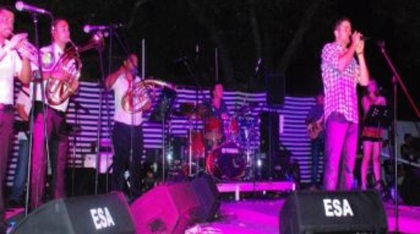 Dikili'de Balkan Ezgileri;