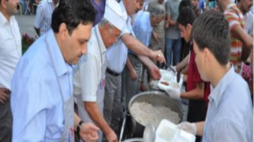 K&uuml;tahya Belediyesi'nden Halka İftar