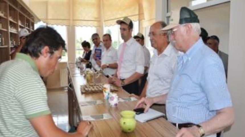 İzmirli Konuklar, Şair Şeyhi Tıbbi Bitkiler Araştırma Merkezi'ne Hayran Kaldı