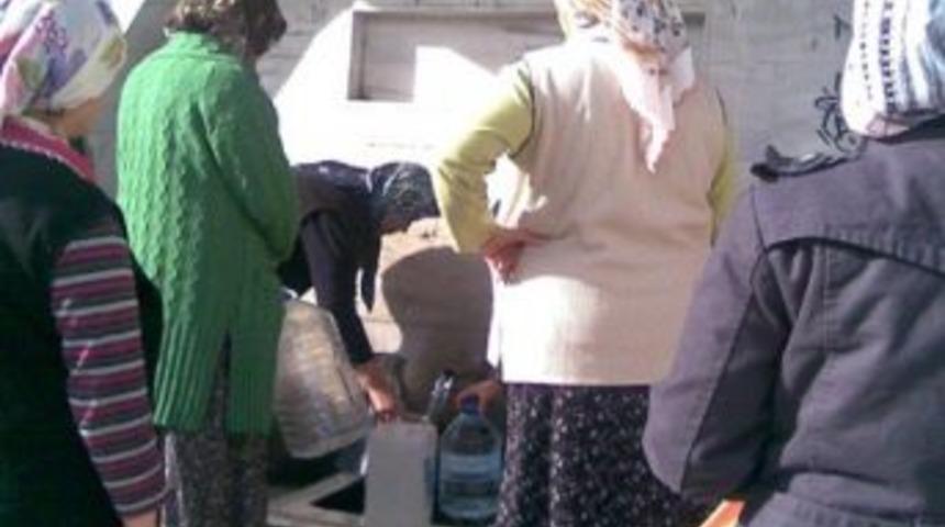 &Ccedil;iftliklilerin Su İşkencesi S&uuml;r&uuml;yor