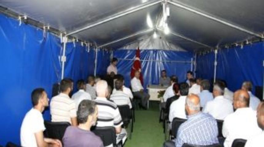 Vali Lekesiz Suriyelilerle Orucunu A&ccedil;tı