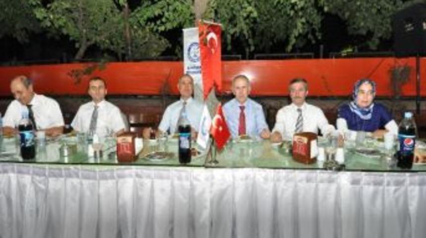 Şahinbey Belediyesi, Şehit Aileleri Ve Gazileri İftarda Bir Araya Getirdi