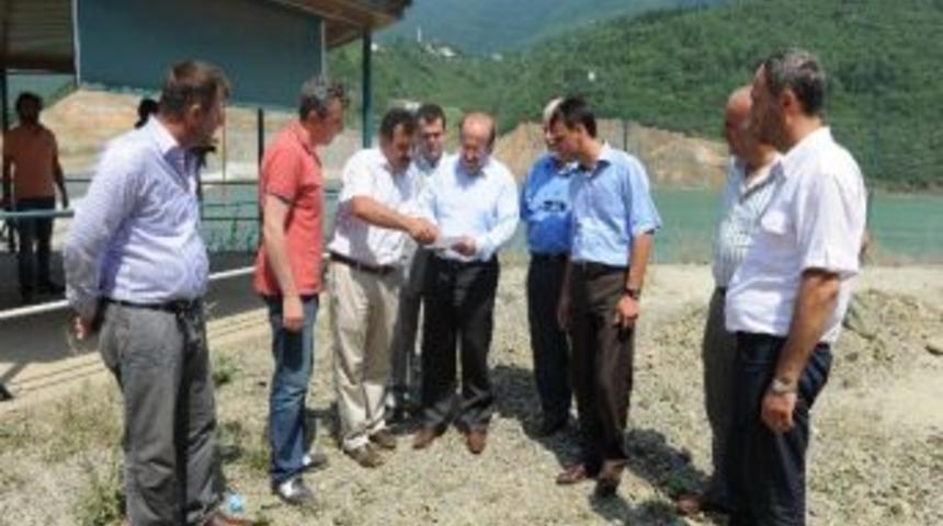 Trabzon&rsquo;da Sıcaklarda Vatandaş Buz Gibi Musluk Suyu İle Serinliyor