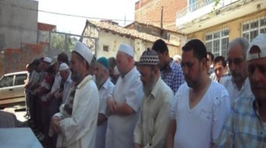 Arakan'da Katledilen M&uuml;sl&uuml;manlar İ&ccedil;in Edremitte Gıyabi Cenaze Namazı Kılındı