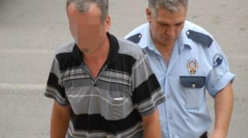 Kızını silah zoruyla ka&ccedil;ırdı