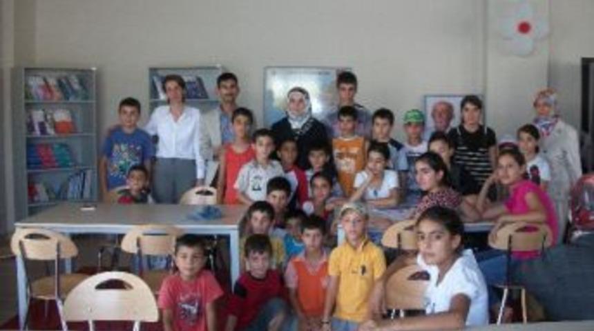 Malatya Valisi Ulvi Saran'ın Eşi, &Ccedil;ocuk Merkezi&rsquo;ni Ziyaret Etti