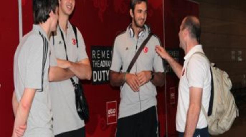 A Milli Basketbol Takımı Yurda D&ouml;nd&uuml;