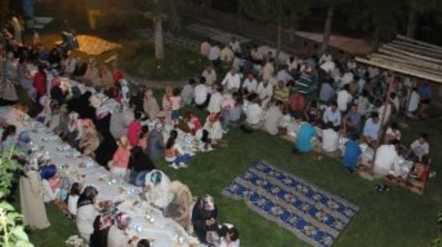 Ensar Vakfı Kutsal Topraklardaki İftar Geleneğini &Ccedil;orum&rsquo;a Taşıdı