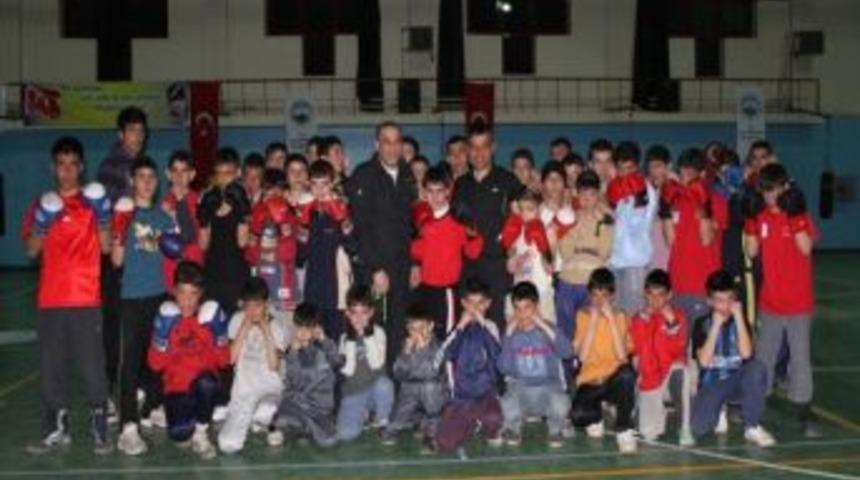 Paland&ouml;ken Belediyesi Boks&ouml;rlerinin Milli Gururu