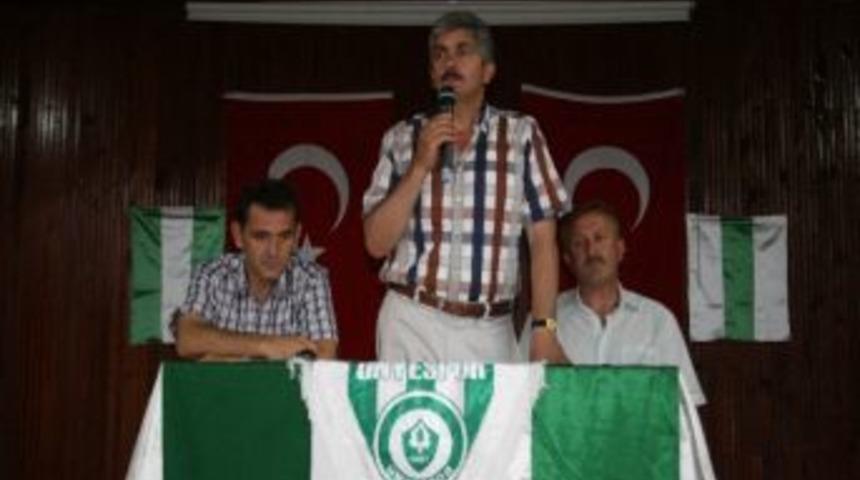 &Uuml;nyespor'da Aday &Ccedil;ıkmayınca Kongre Ertelendi