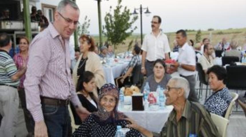 Kırklareli Belediyesi&rsquo;nden İftar Yemeği
