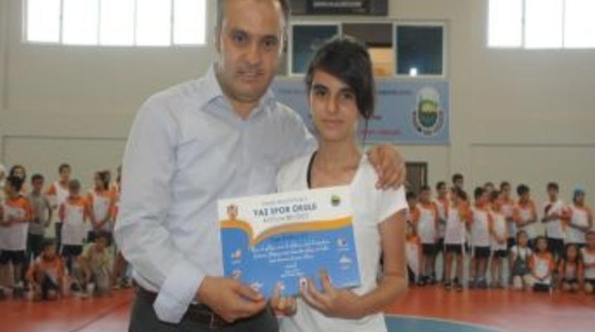 İneg&ouml;l&rsquo;de Yaz Spor Okulları Sona Erdi