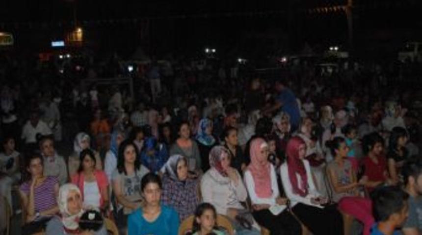 Bosna Hersek İlahi Grubu G&ouml;n&uuml;lleri Fethetti