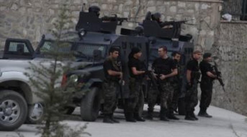 Hakkari&rsquo;de G&uuml;venlik &Ouml;nlemleri En &Uuml;st Seviyeye &Ccedil;ıkartıldı