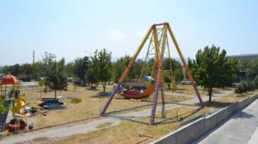 &Ccedil;anakkale'de Lunapark Hizmete Girdi