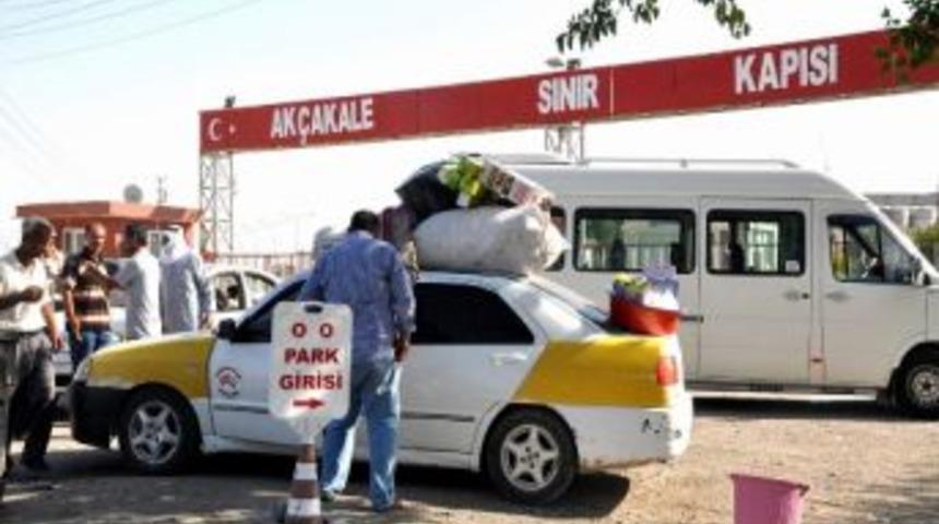 Ak&ccedil;akale Sınır Kapısı İki &Uuml;lkenin Y&uuml;k&uuml;n&uuml; &Ccedil;ekiyor