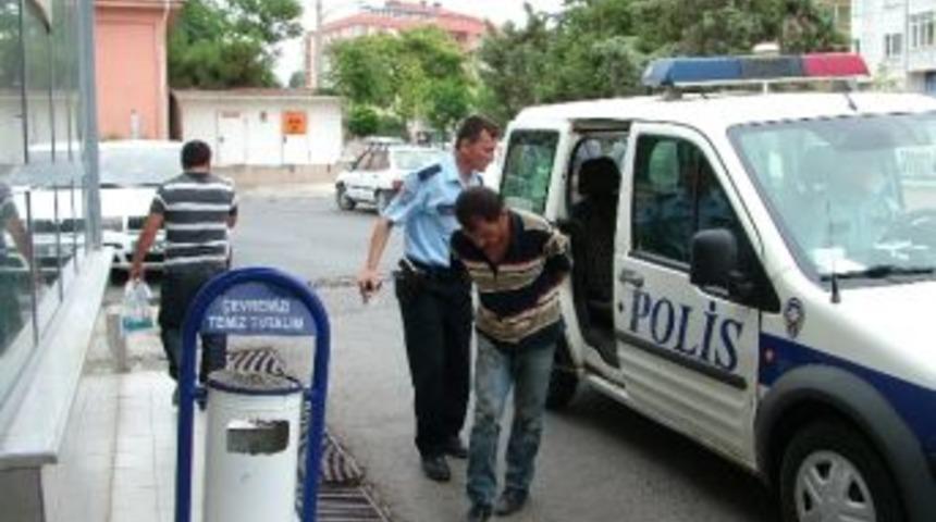 İki Kere Ka&ccedil;tı İki Kere Yakalandı