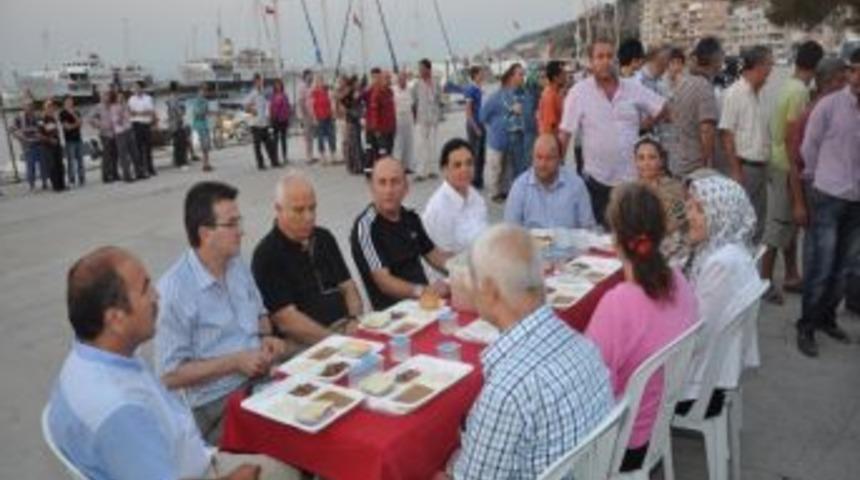 G&uuml;zleyalı Yat Limanında İftar Keyfi